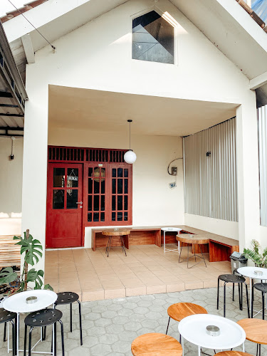 Renaisansi Coffee and Theotraphi — cafes